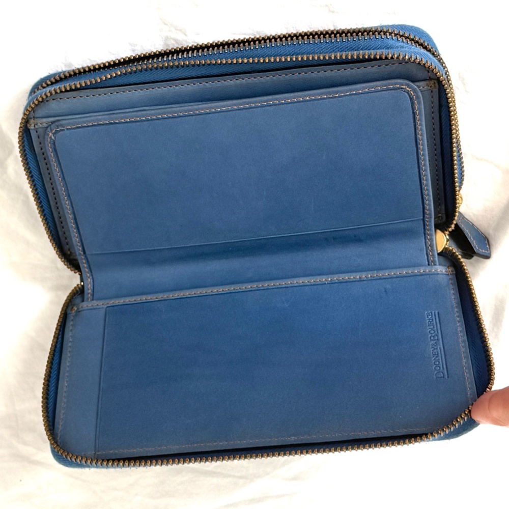 Large VNTG DOONEY & BOURKE Sky Blue Women's Wallet - Picture 8 of 10